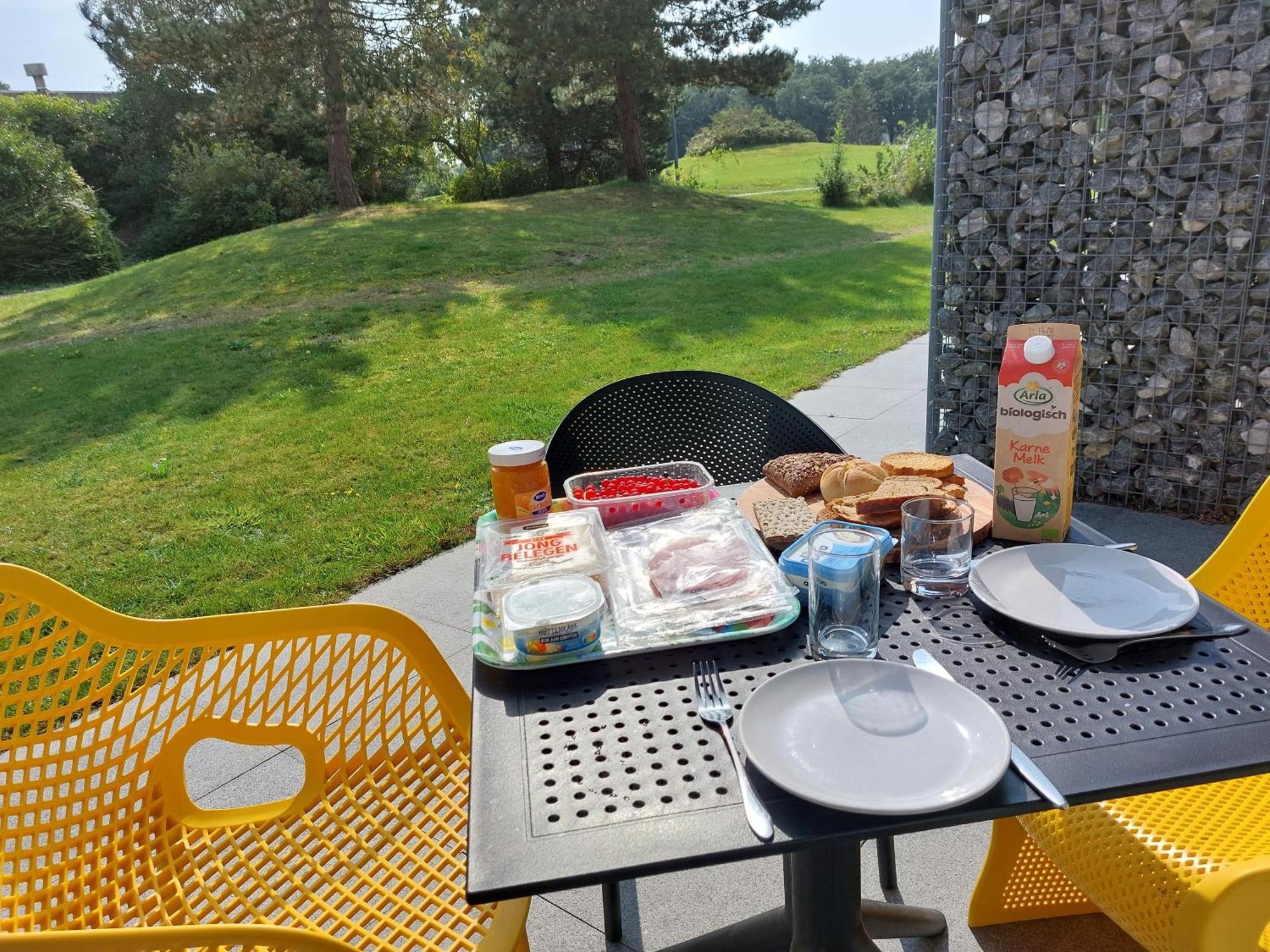 'T Strandhuys En De Vuurtoren, Met Eigen Keuken, Zonnig Terras Nabij Dorp, Duinen En Strand, Incl Verwarmd Binnen Zwembad ฮอลลุม ภายนอก รูปภาพ