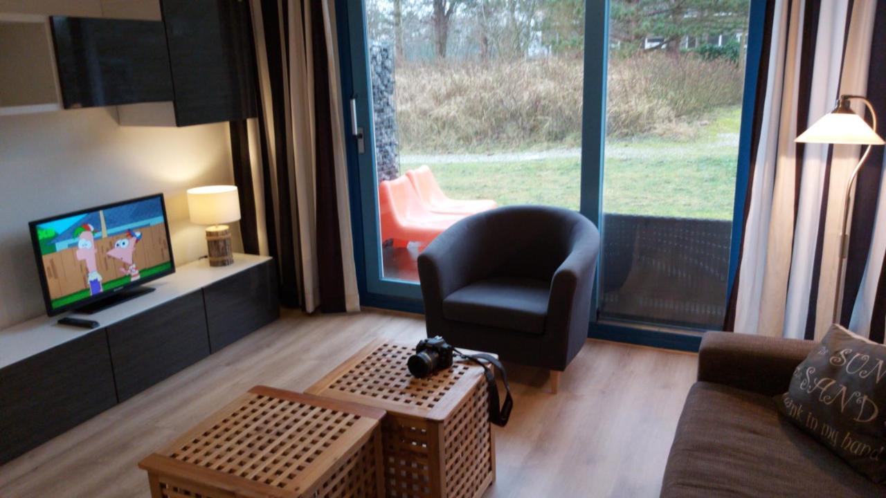 'T Strandhuys En De Vuurtoren, Met Eigen Keuken, Zonnig Terras Nabij Dorp, Duinen En Strand, Incl Verwarmd Binnen Zwembad ฮอลลุม ภายนอก รูปภาพ