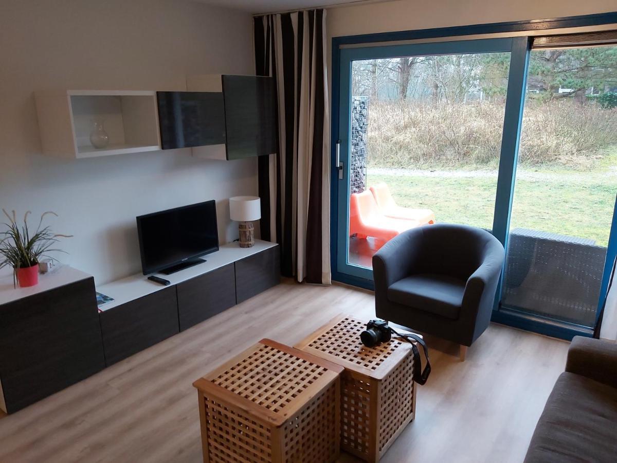 'T Strandhuys En De Vuurtoren, Met Eigen Keuken, Zonnig Terras Nabij Dorp, Duinen En Strand, Incl Verwarmd Binnen Zwembad ฮอลลุม ภายนอก รูปภาพ